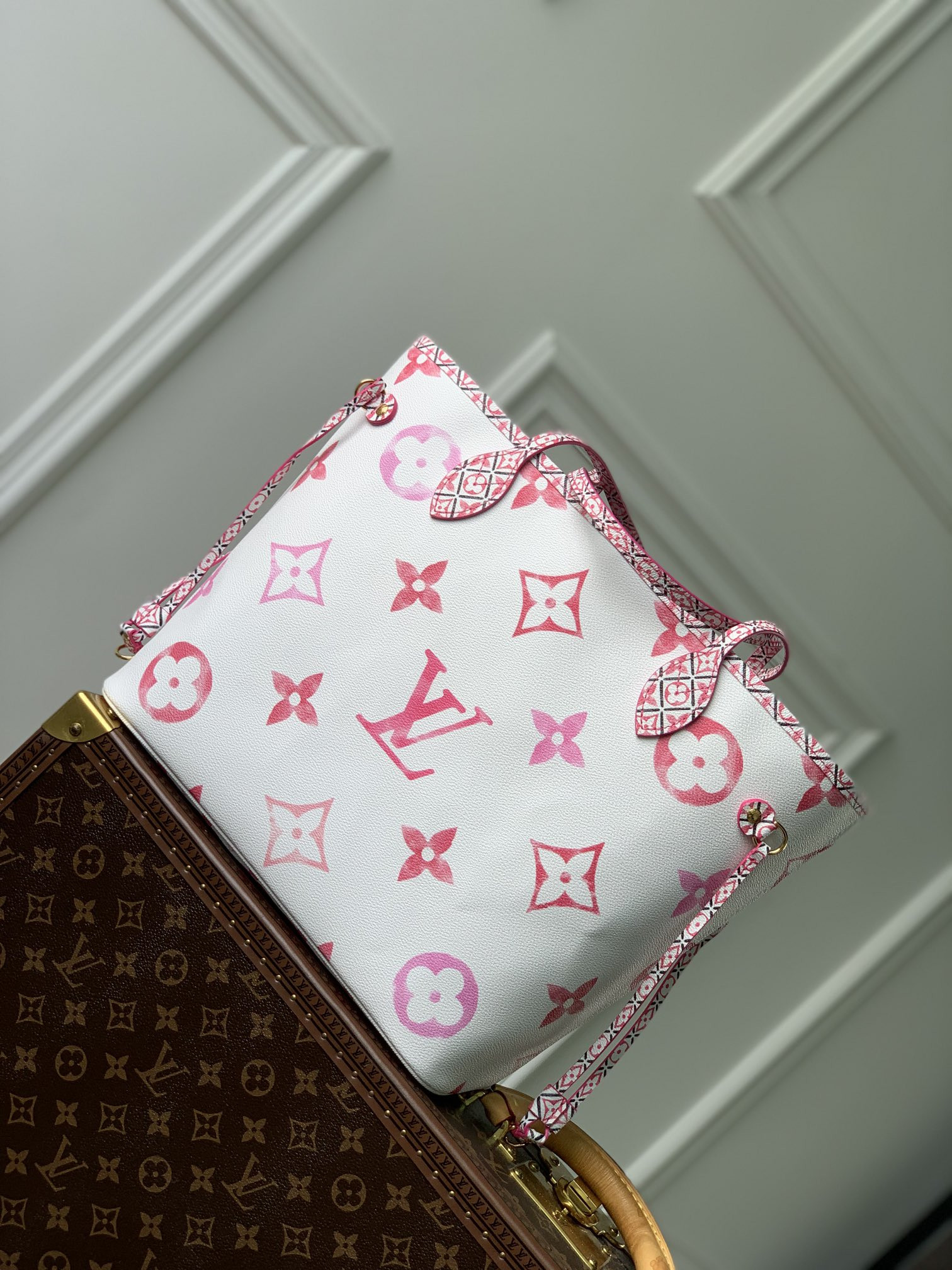 Louis Vuitton Neverfull Bag