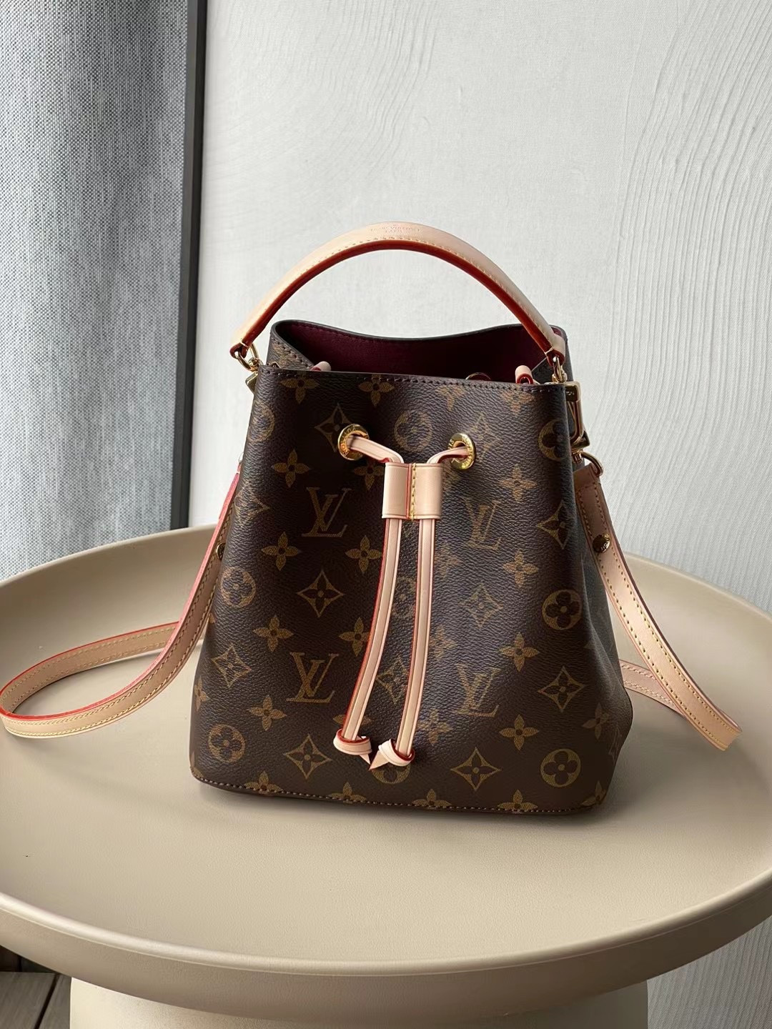 Louis Vuitton Néonoé Bag
