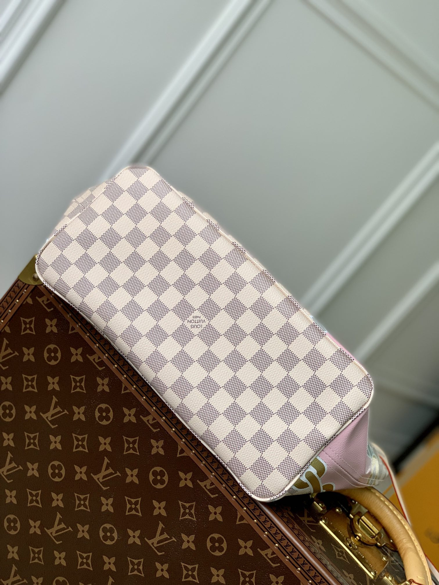 Louis Vuitton Neverfull Bag