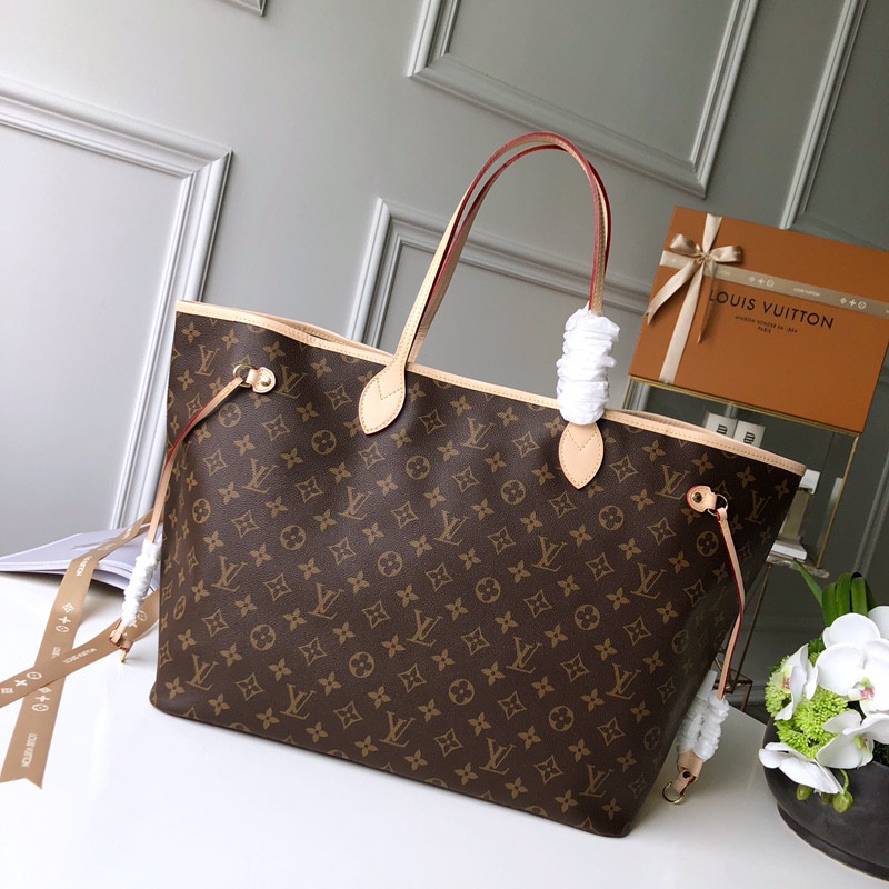 Louis Vuitton Neverfull Bag
