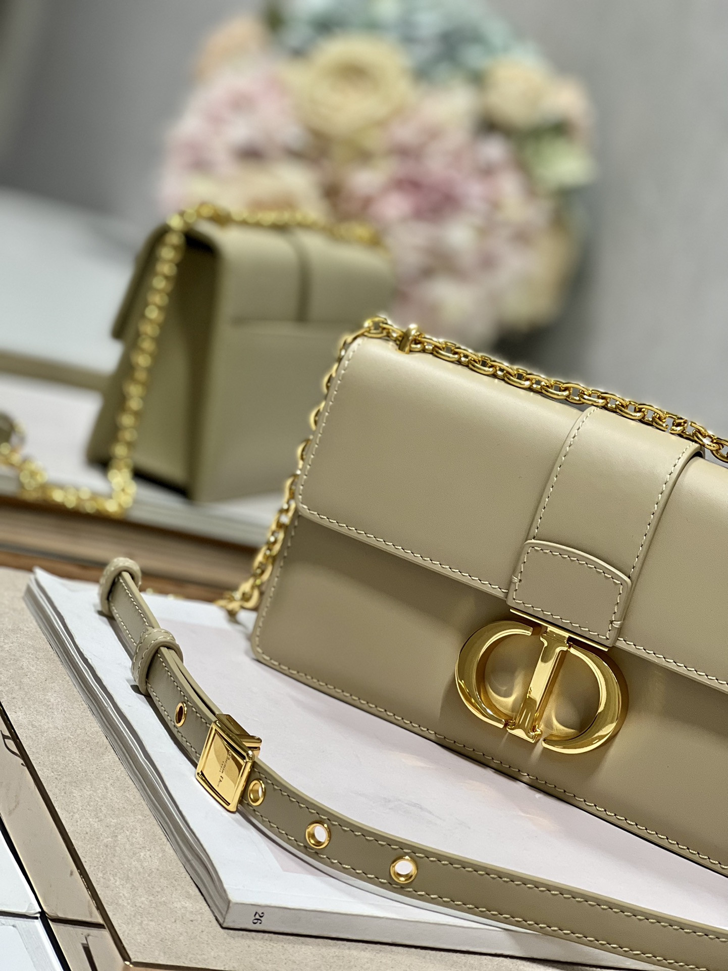 30 Montaigne East-west Bag With Chain