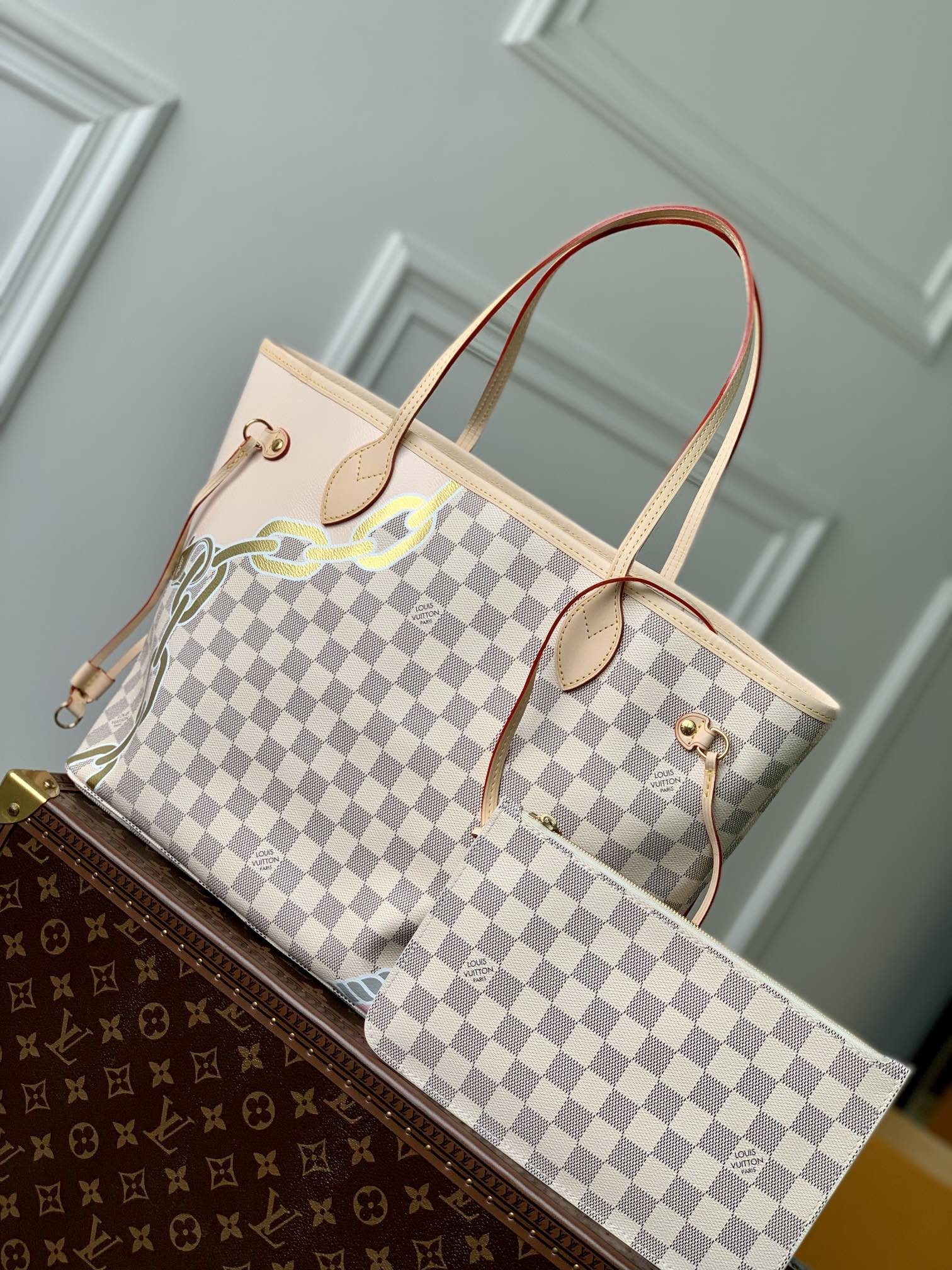 Louis Vuitton Neverfull Bag