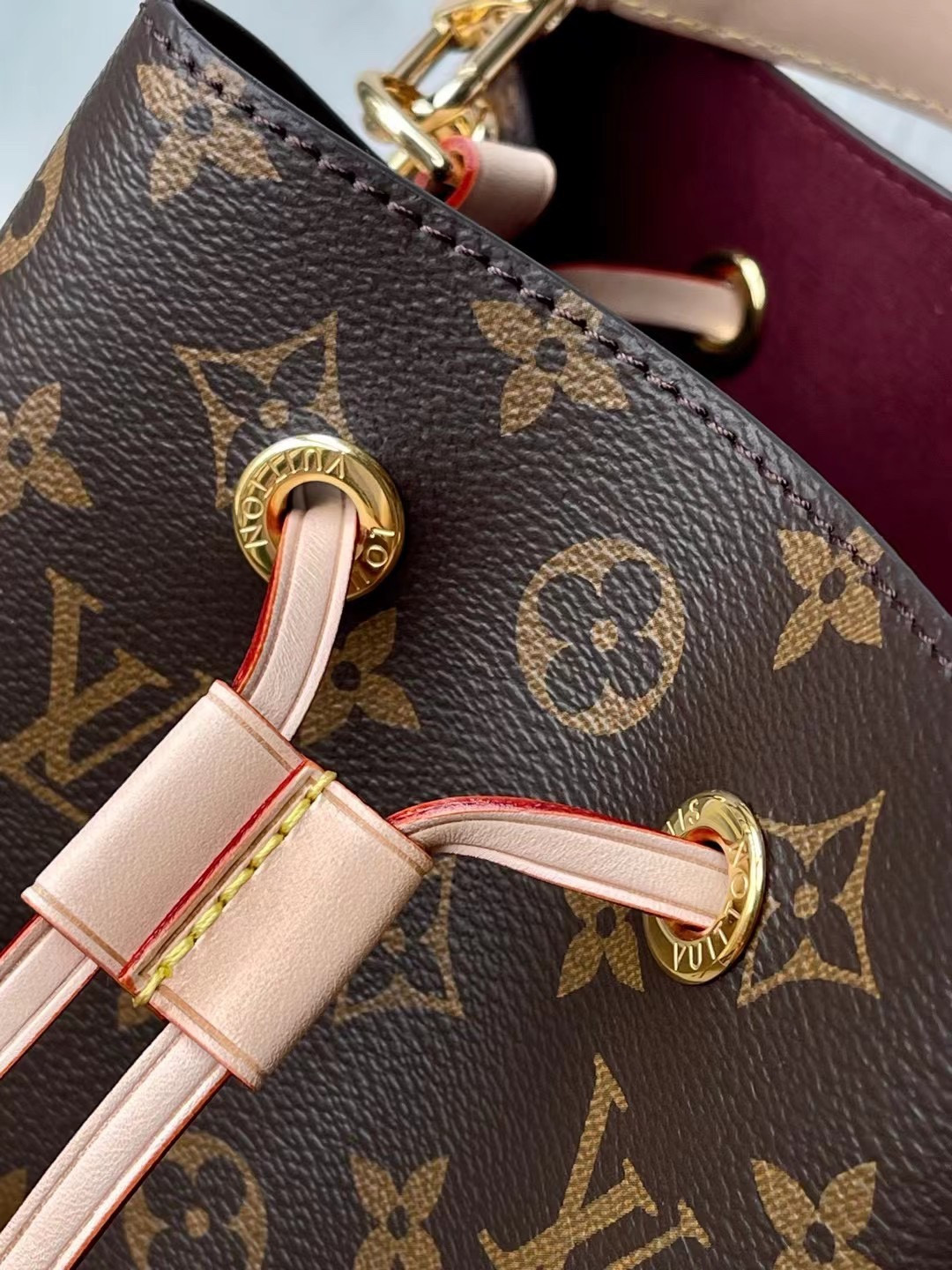 Louis Vuitton Néonoé Bag