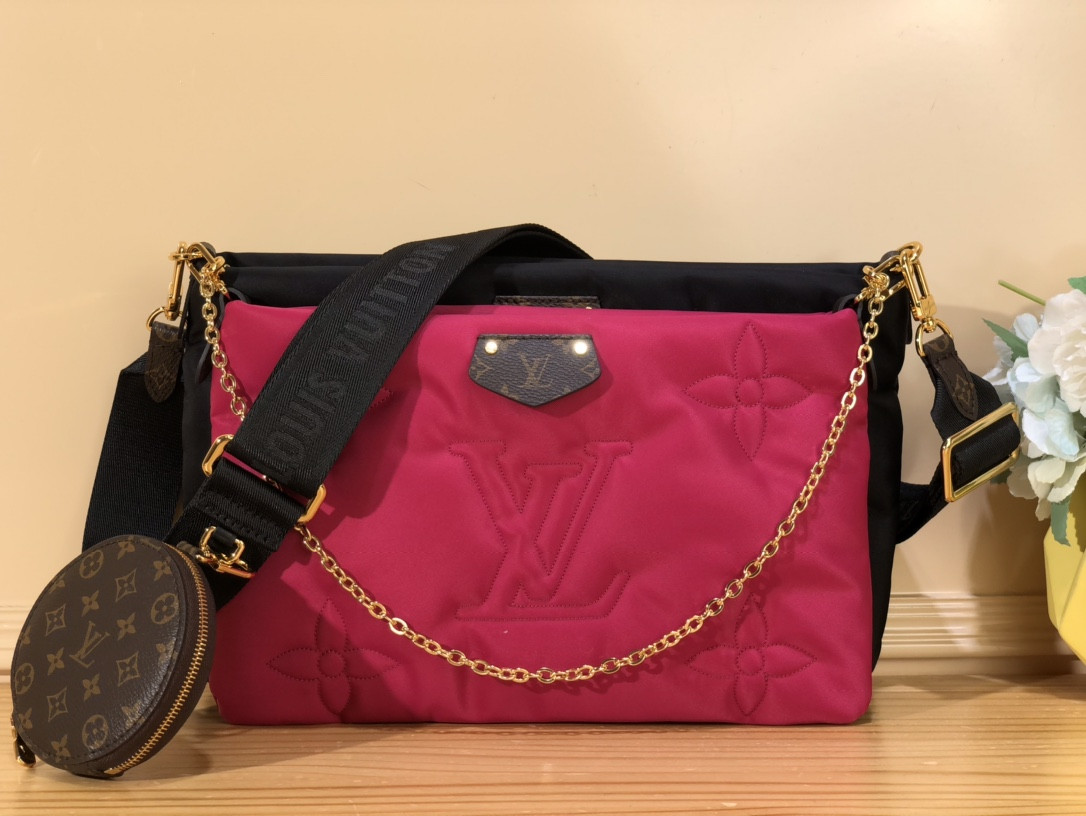 Louis Vuitton Maxi Multi Pochette Accessoires Bag