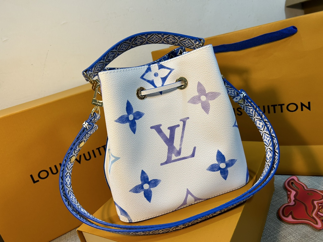 Louis Vuitton Néonoé Bag