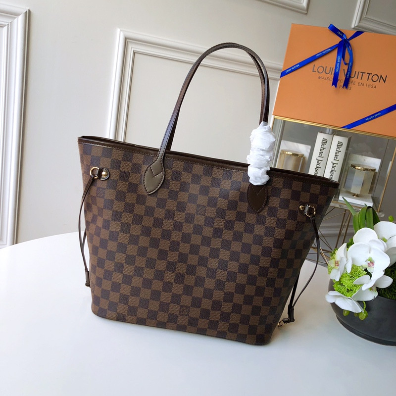Louis Vuitton Neverfull Bag