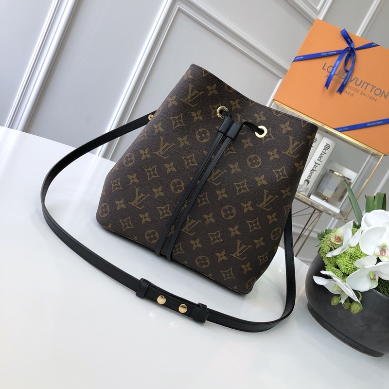 Louis Vuitton Néonoé Bag