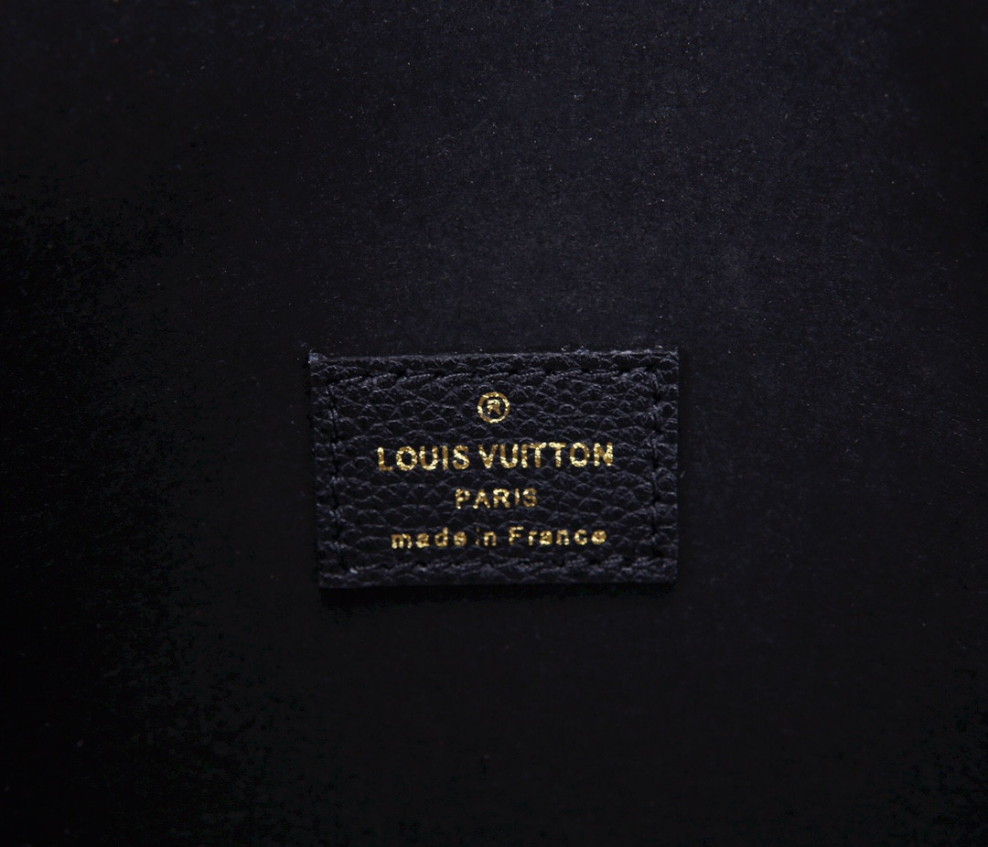 Louis Vuitton Victoire Bag