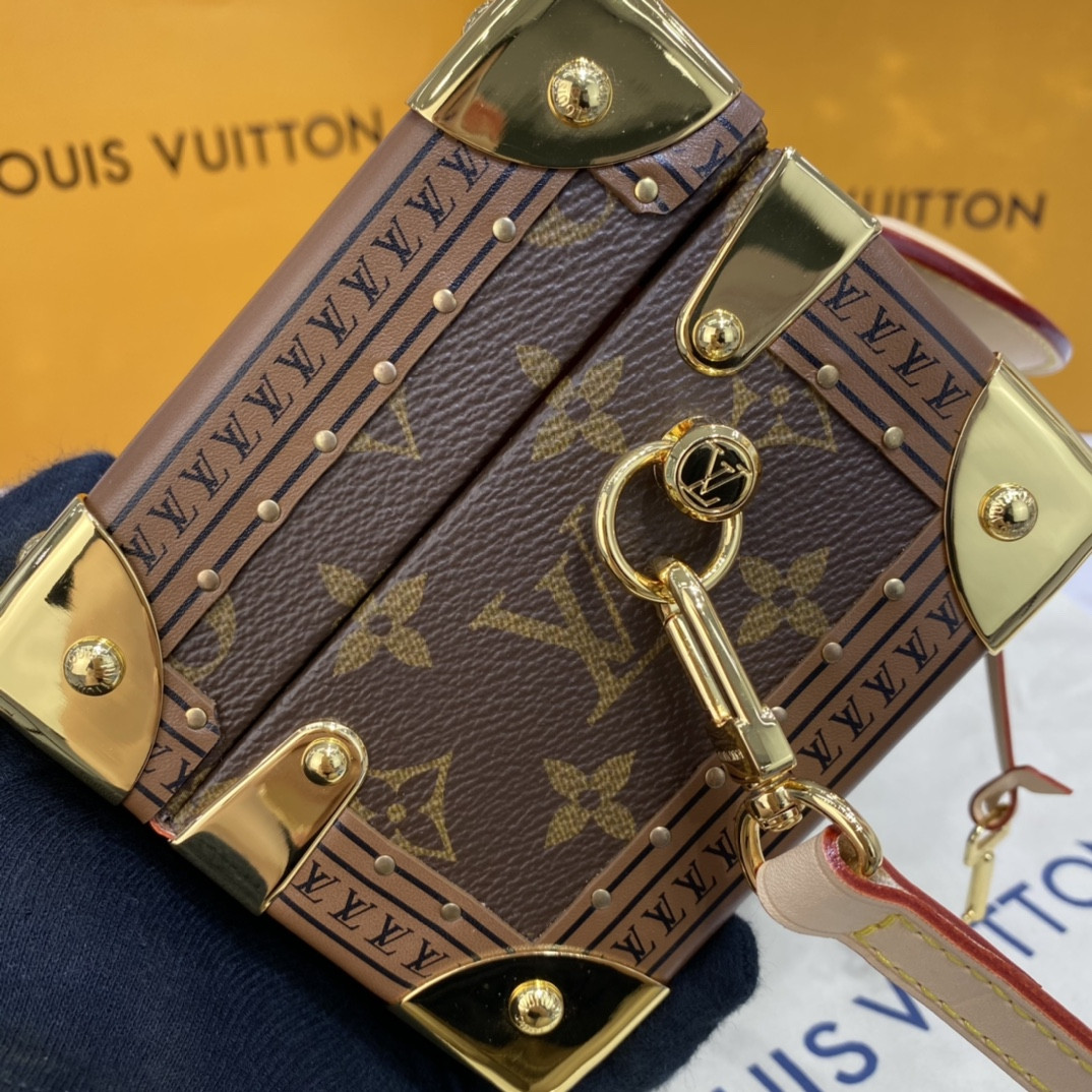 Louis Vuitton Odéon Bag