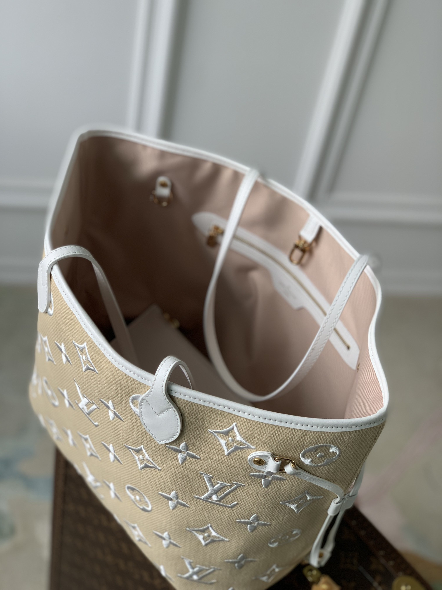 Louis Vuitton Neverfull Bag