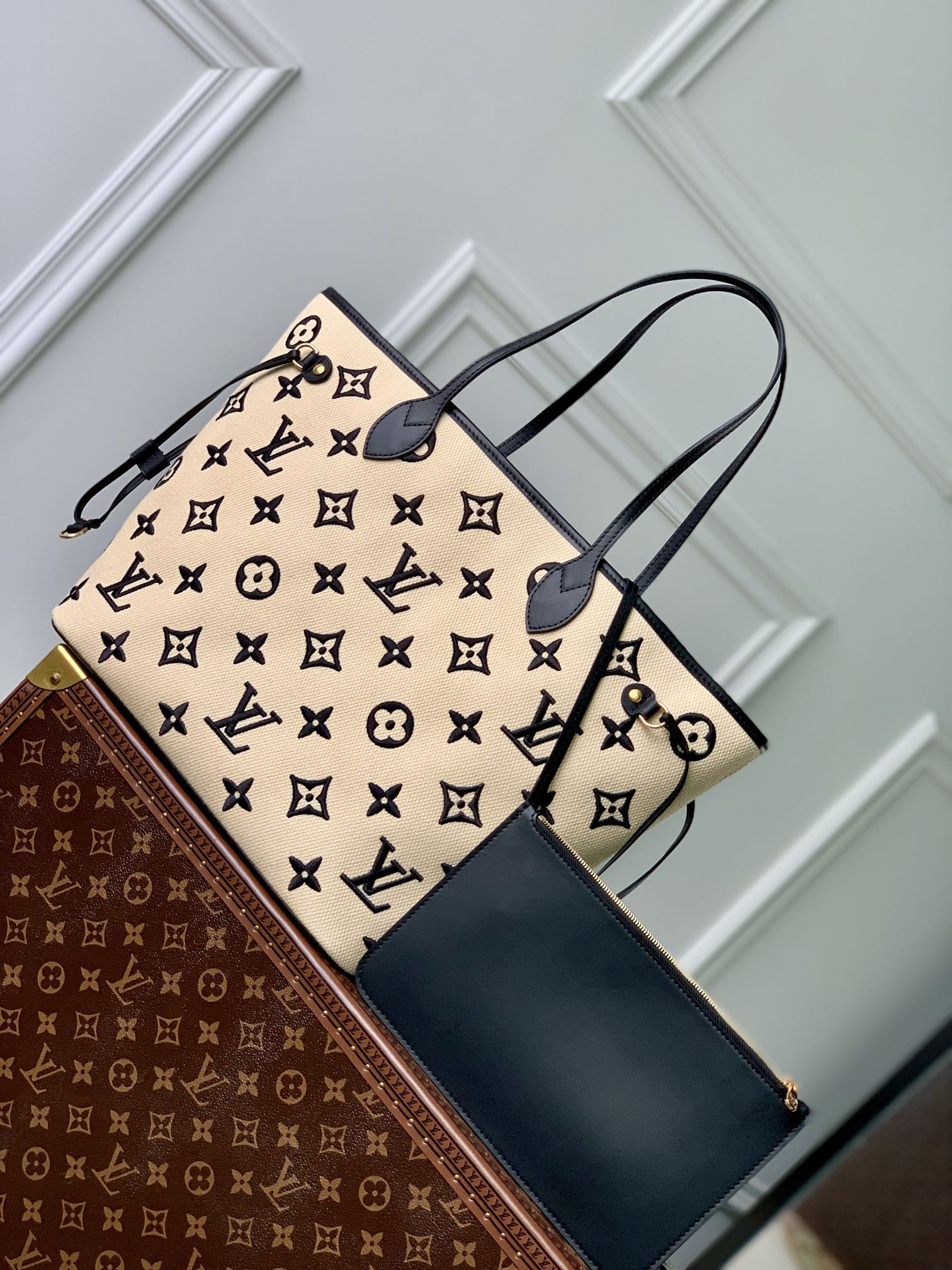 Louis Vuitton Neverfull Bag
