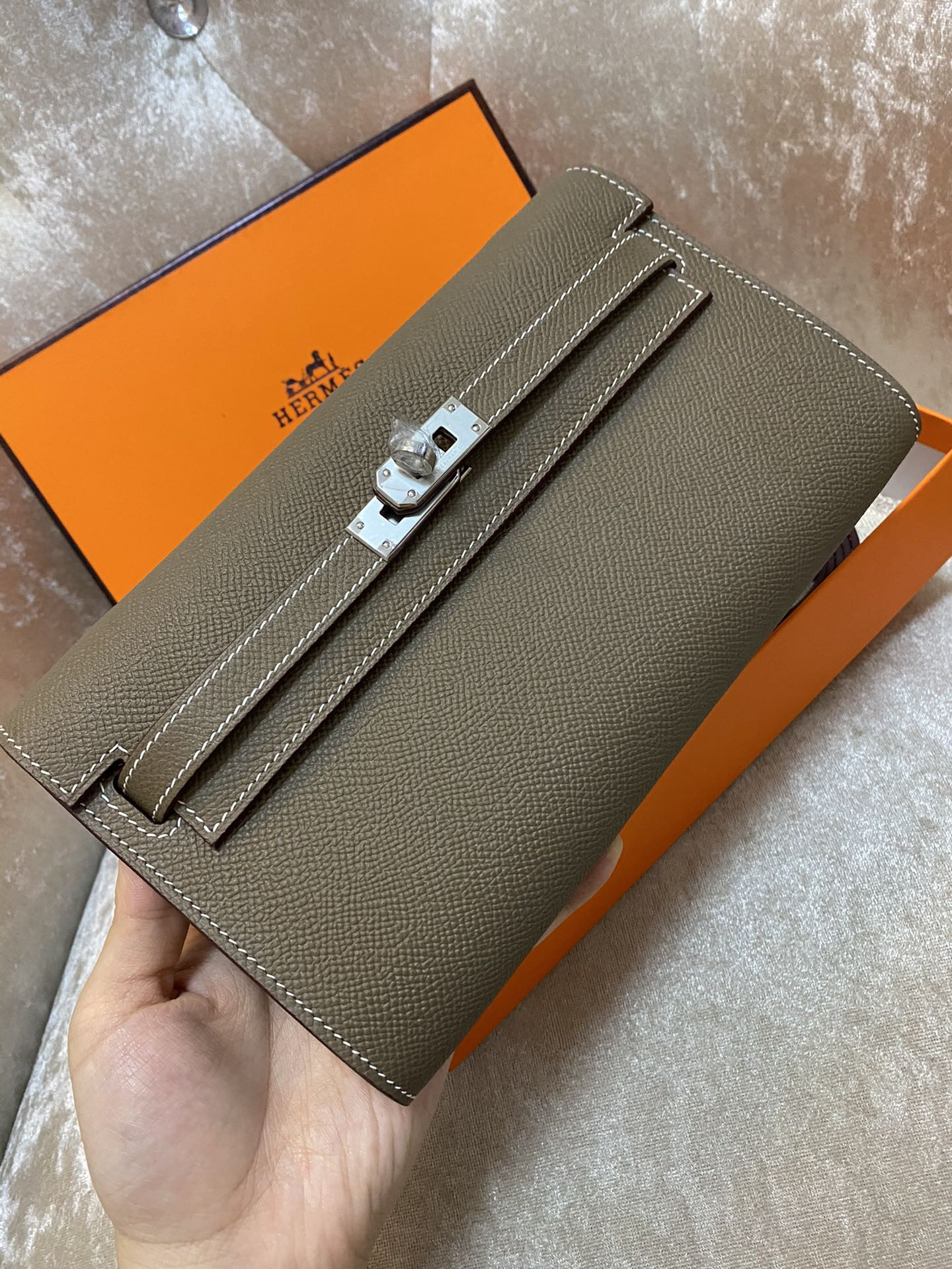 Kelly Classique To Go