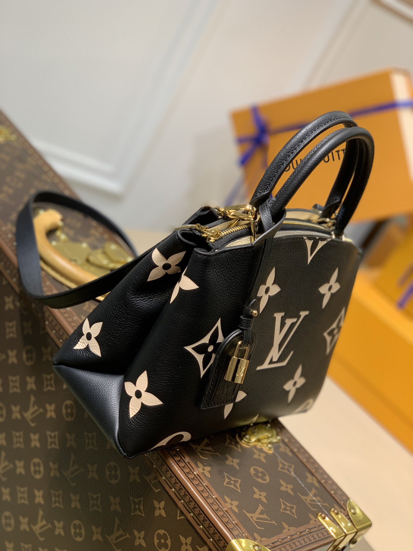 Louis Vuitton Petit Palais Bag