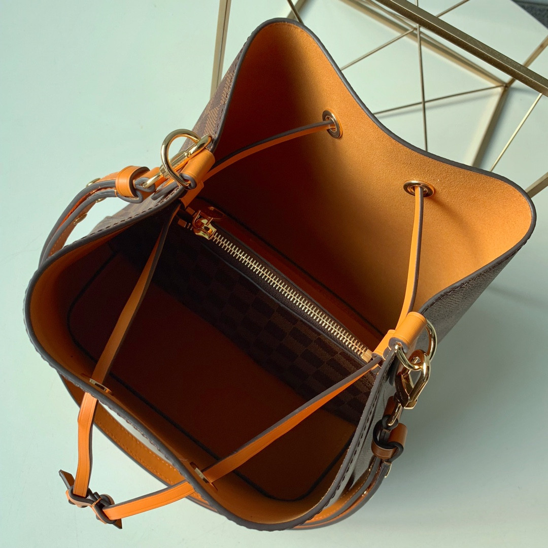 Louis Vuitton Néonoé Bag