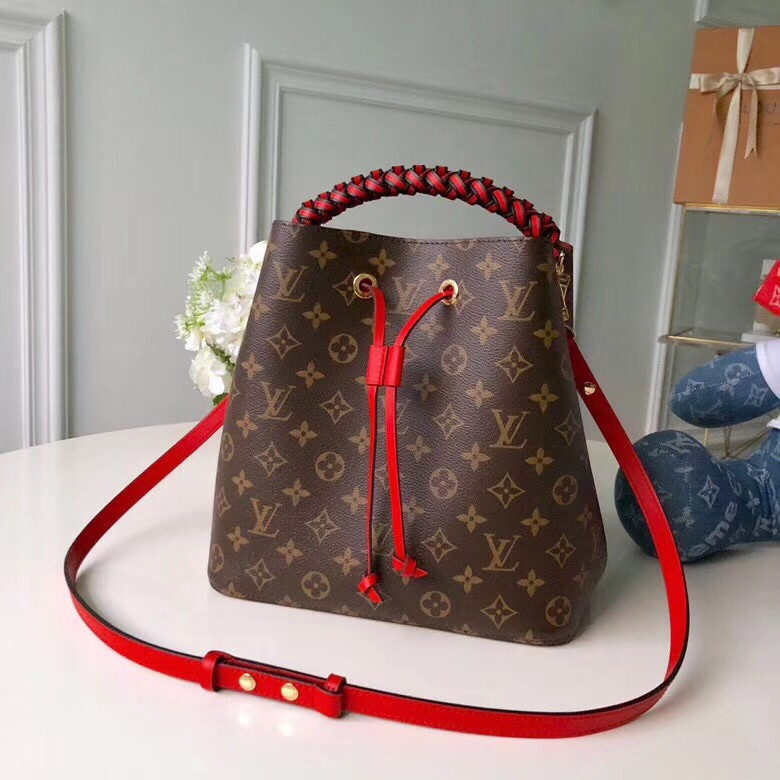 Louis Vuitton Néonoé Bag
