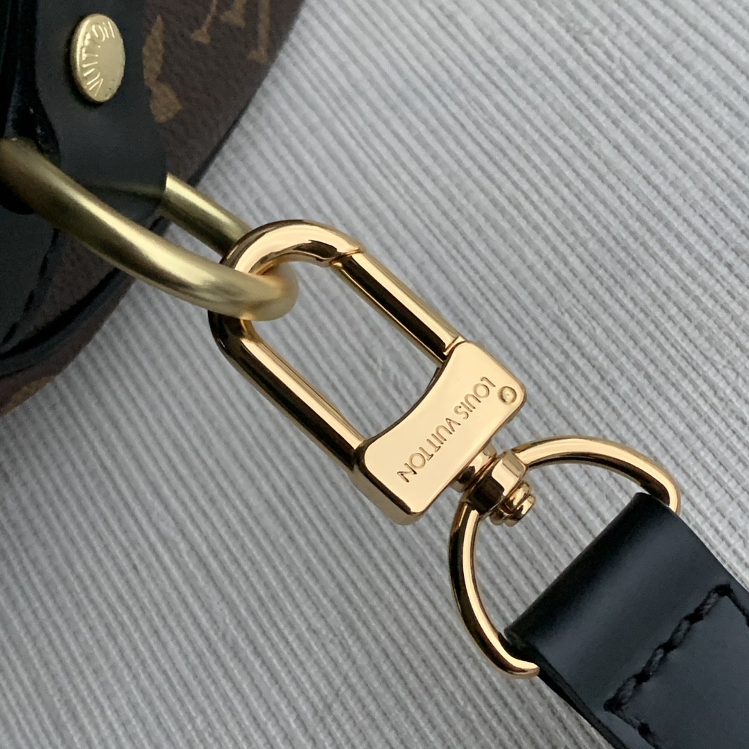 Louis Vuitton Speedy Bandoulière Bag