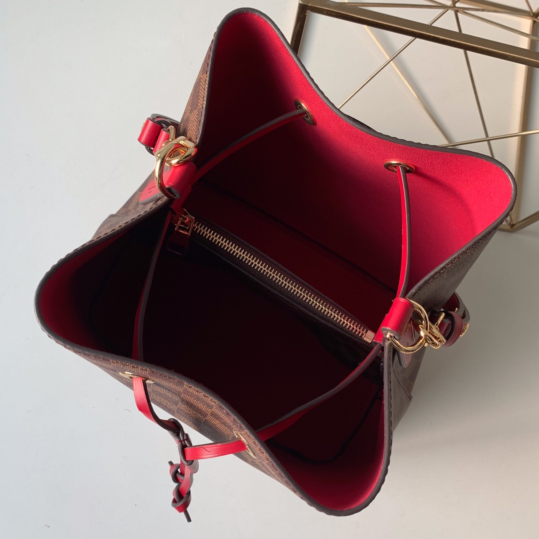 Louis Vuitton Néonoé Bag