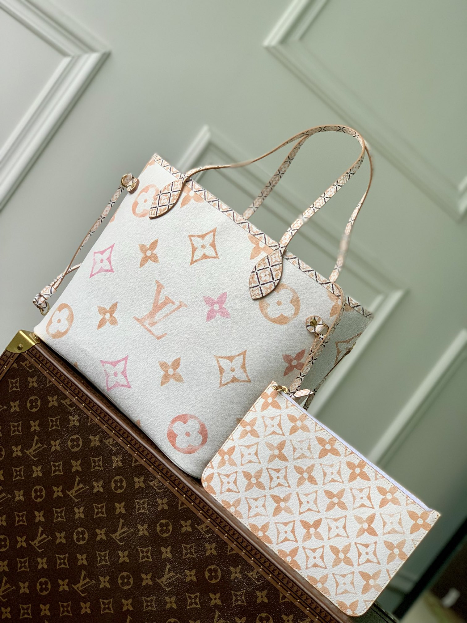 Louis Vuitton Neverfull Bag