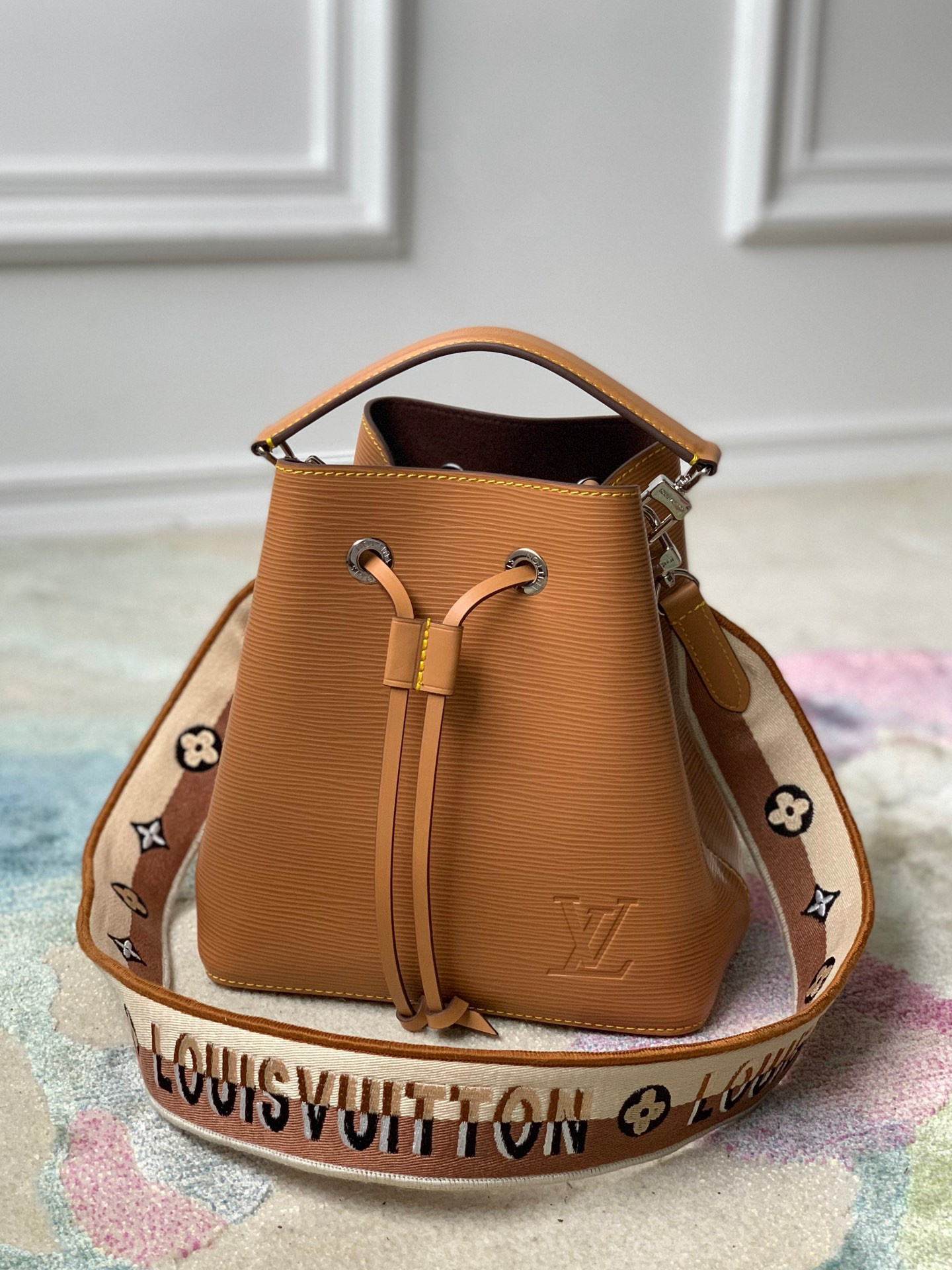 Louis Vuitton Néonoé Bag
