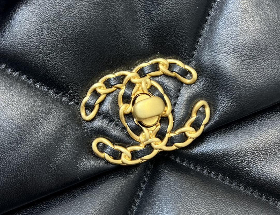 Chanle 19 Large Handbag