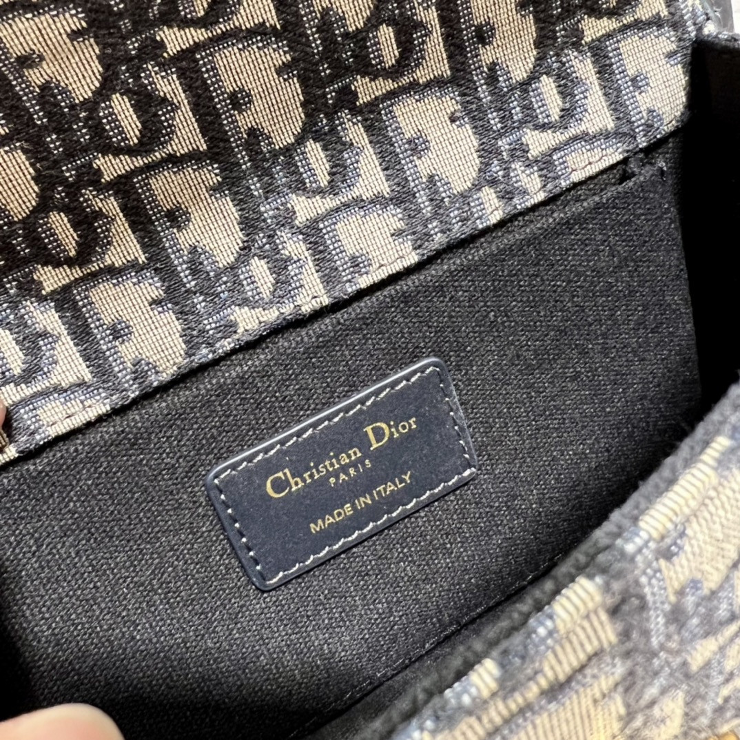 30 Montaigne East-west Bag With Chain