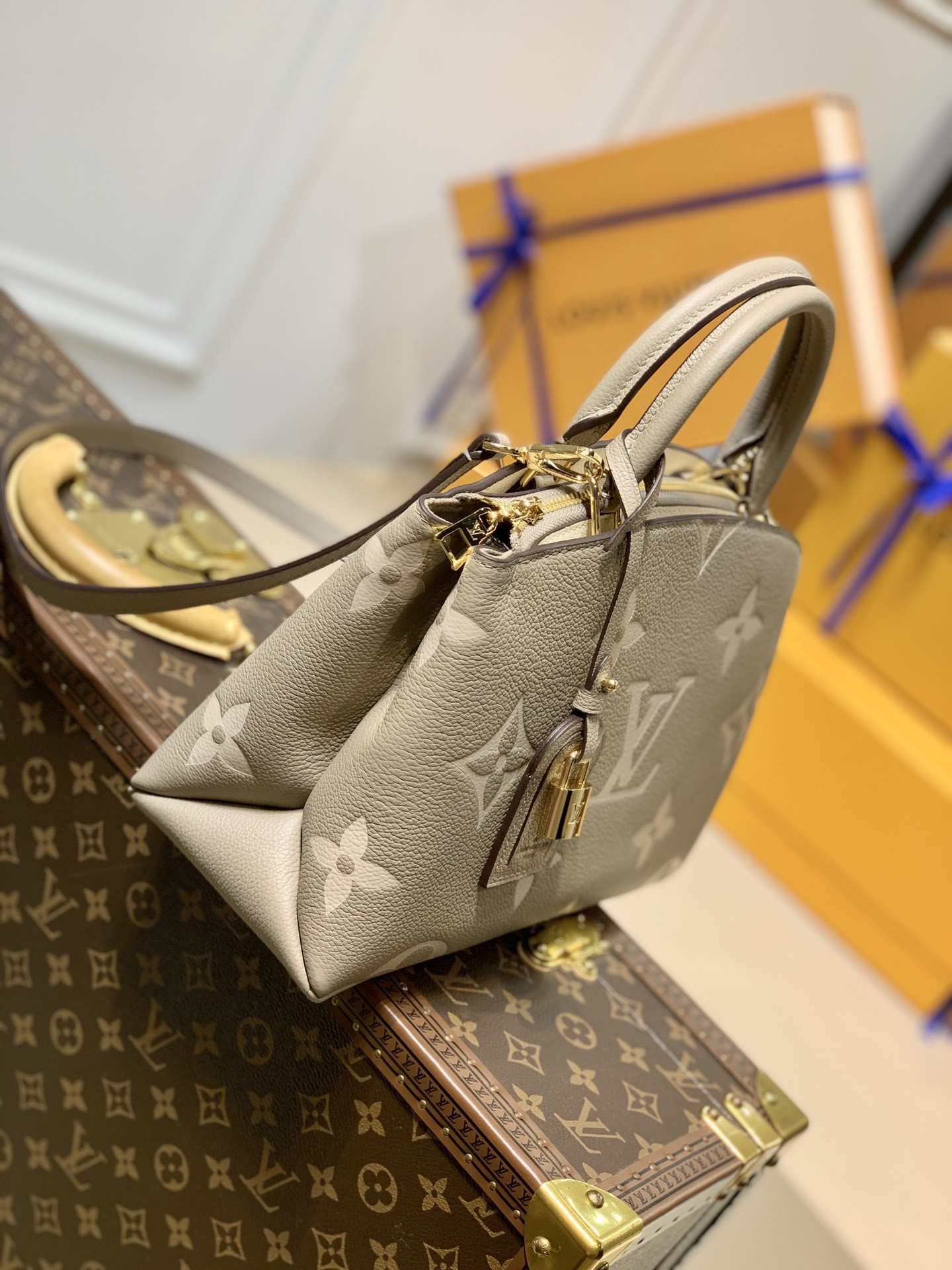Louis Vuitton Petit Palais Bag