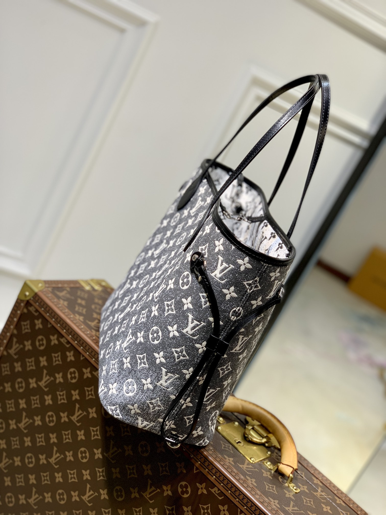 Louis Vuitton Neverfull Bag