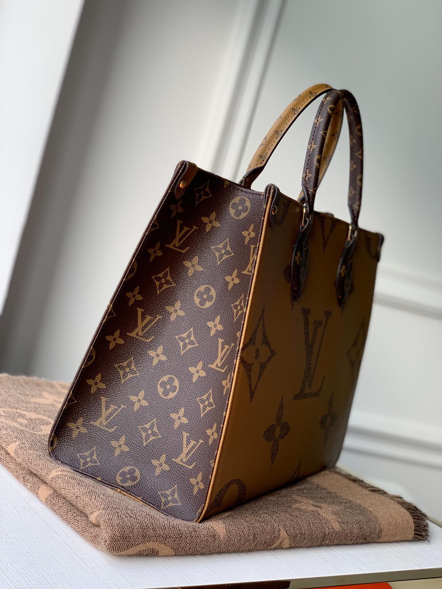 Louis Vuitton Onthego Bag