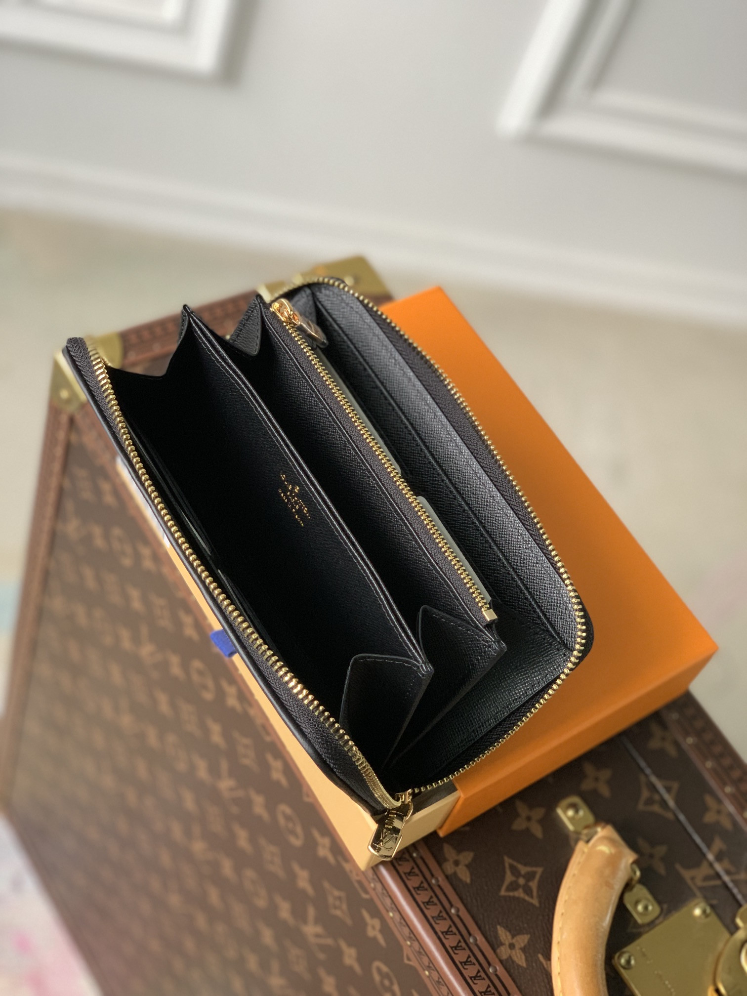 Louis Vuitton Zippy Bag