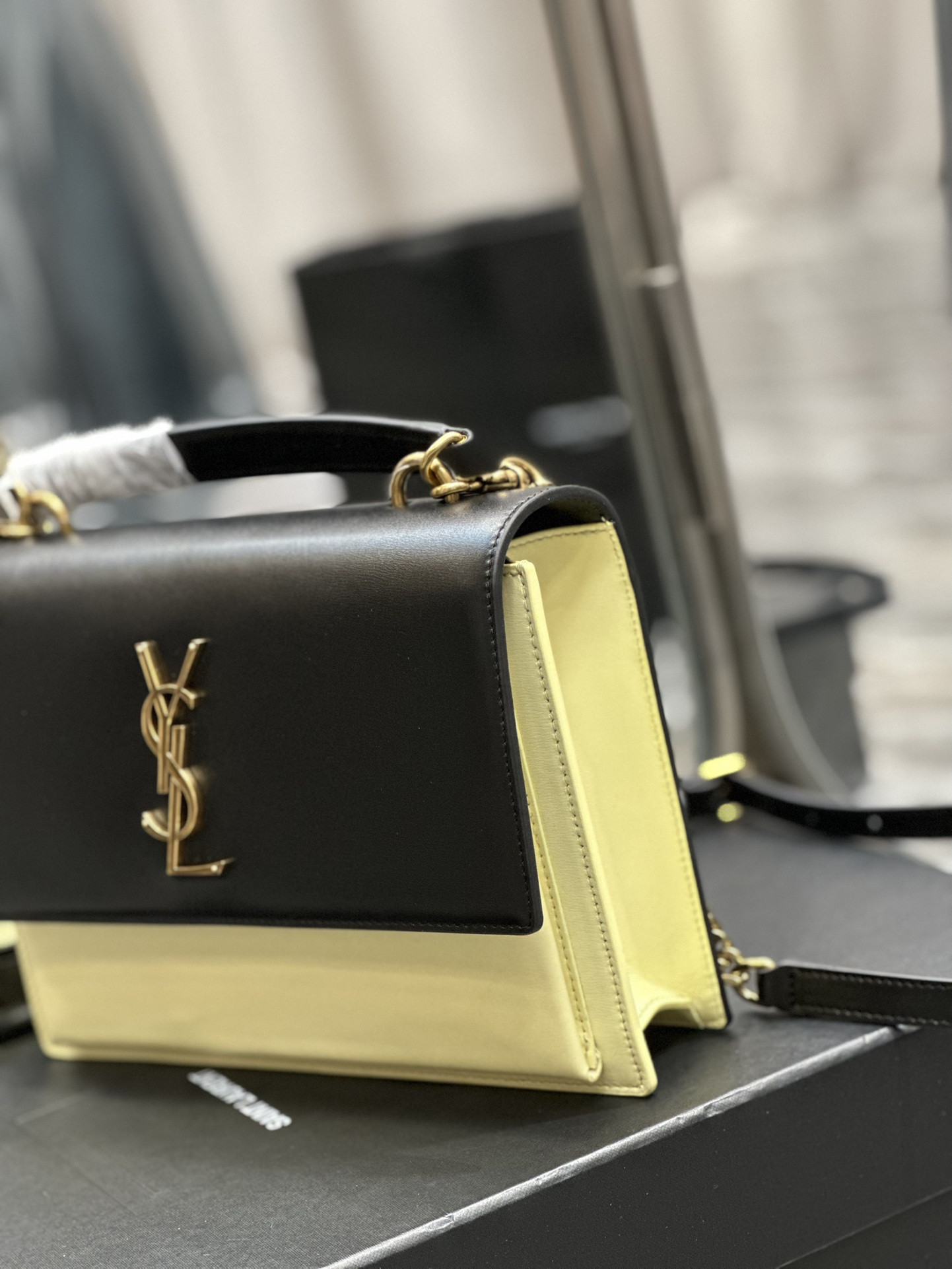 Ysl Sunset Medium Top Handle In Smooth Leather
