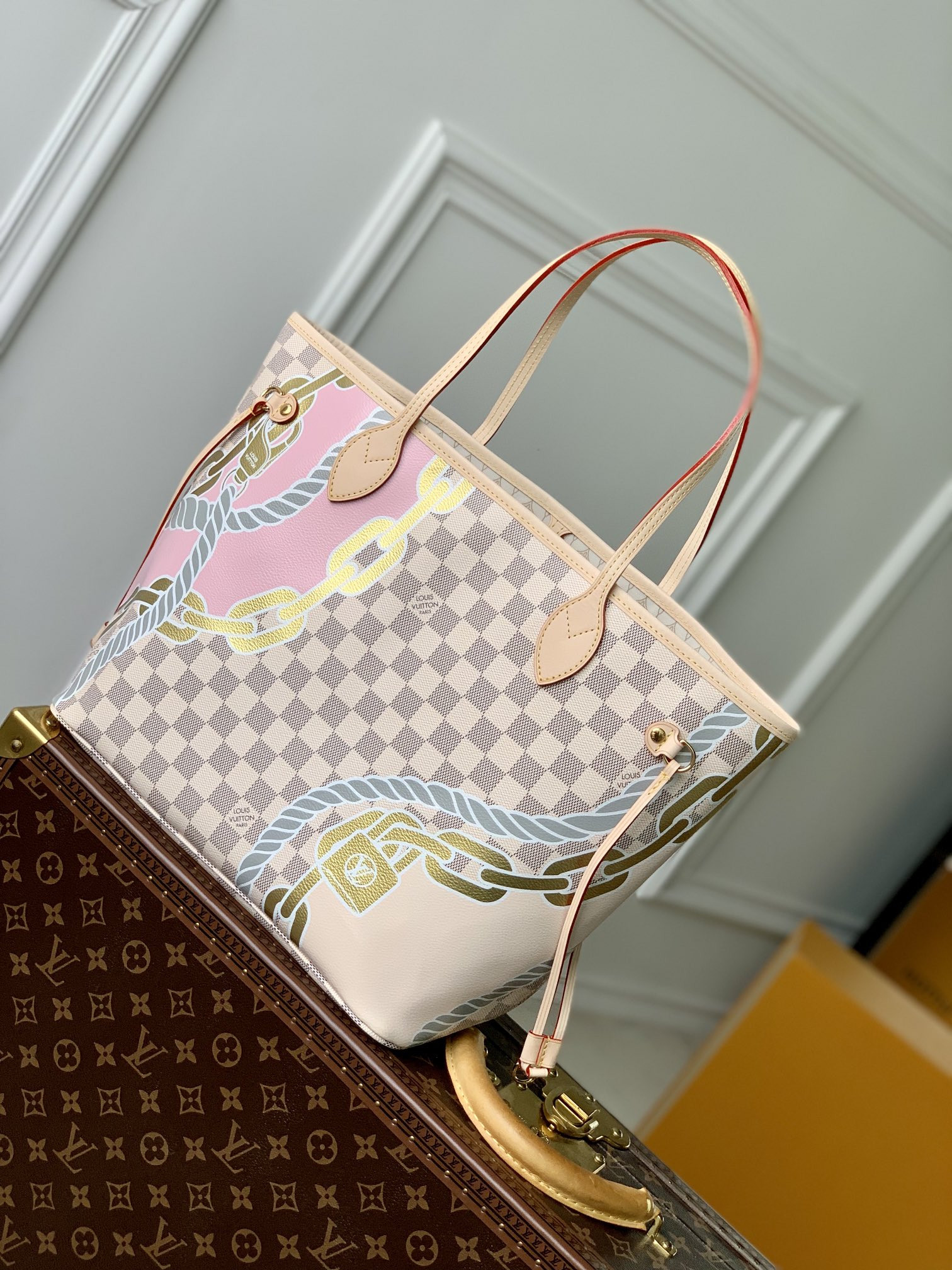 Louis Vuitton Neverfull Bag