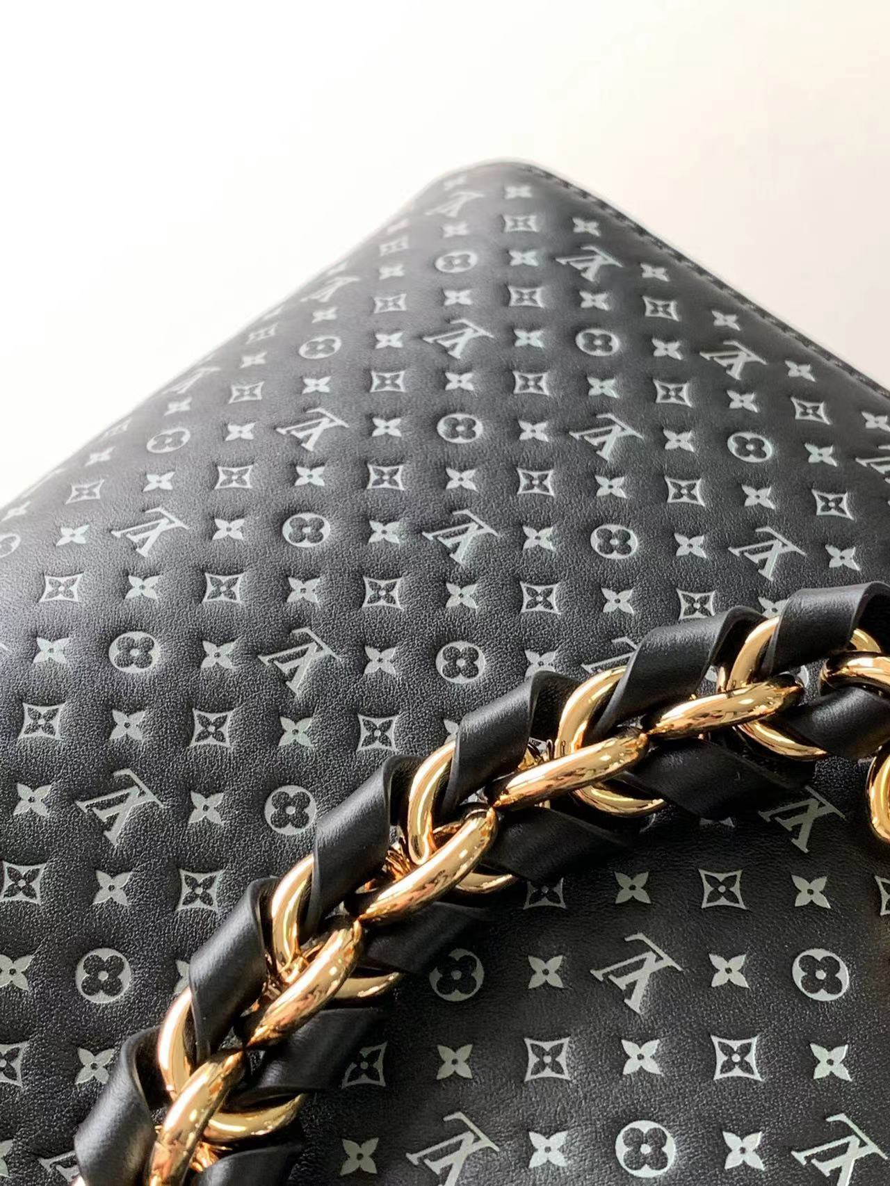 Louis Vuitton Néonoé Bag