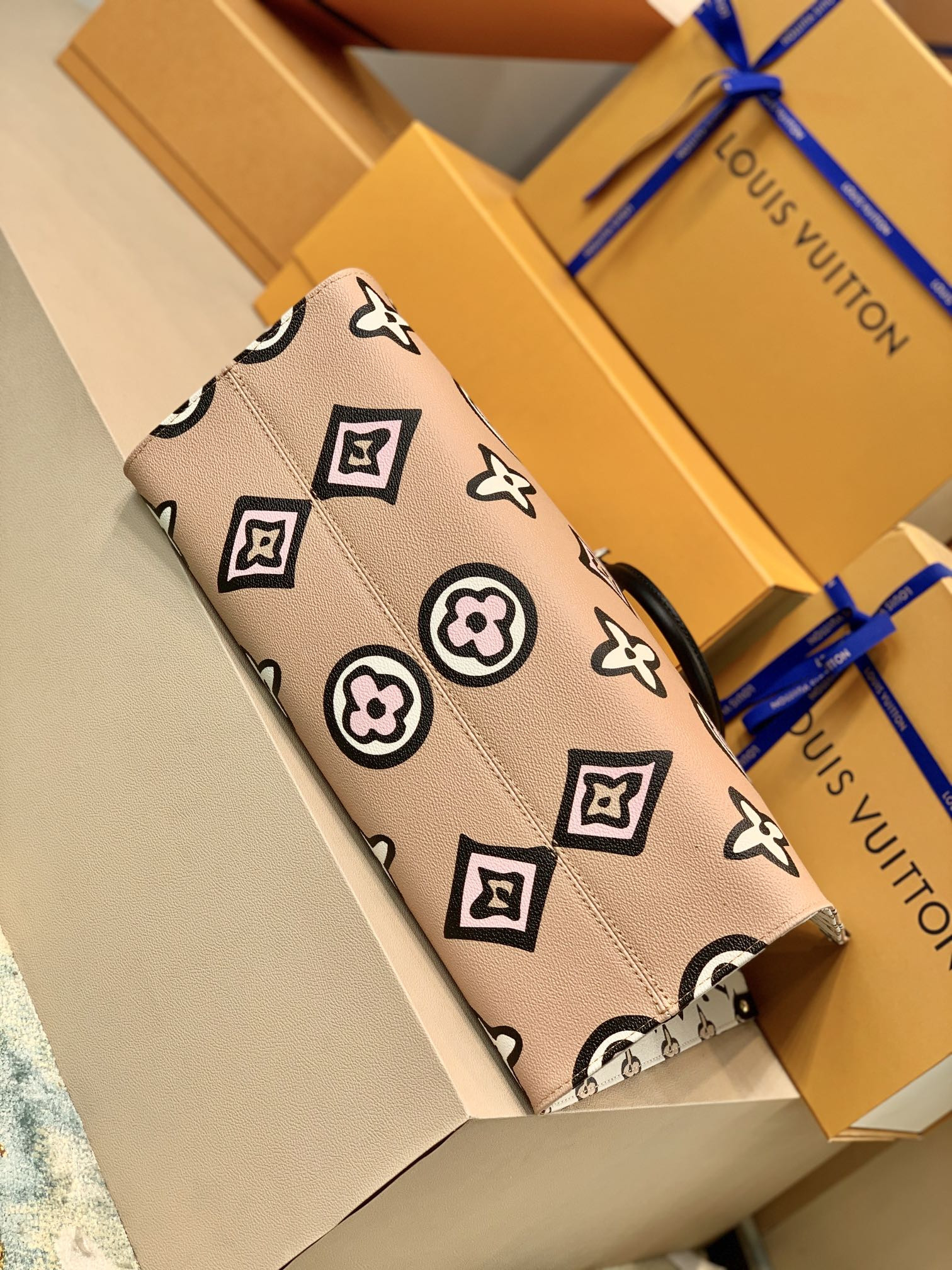 Louis Vuitton Onthego Bag