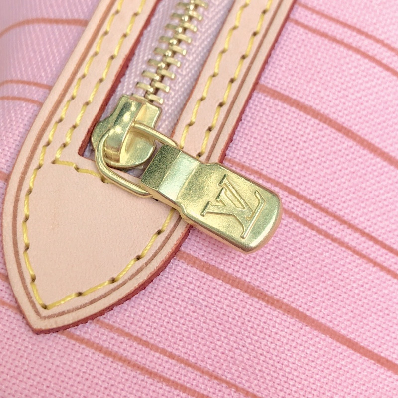 Louis Vuitton Neverfull Bag