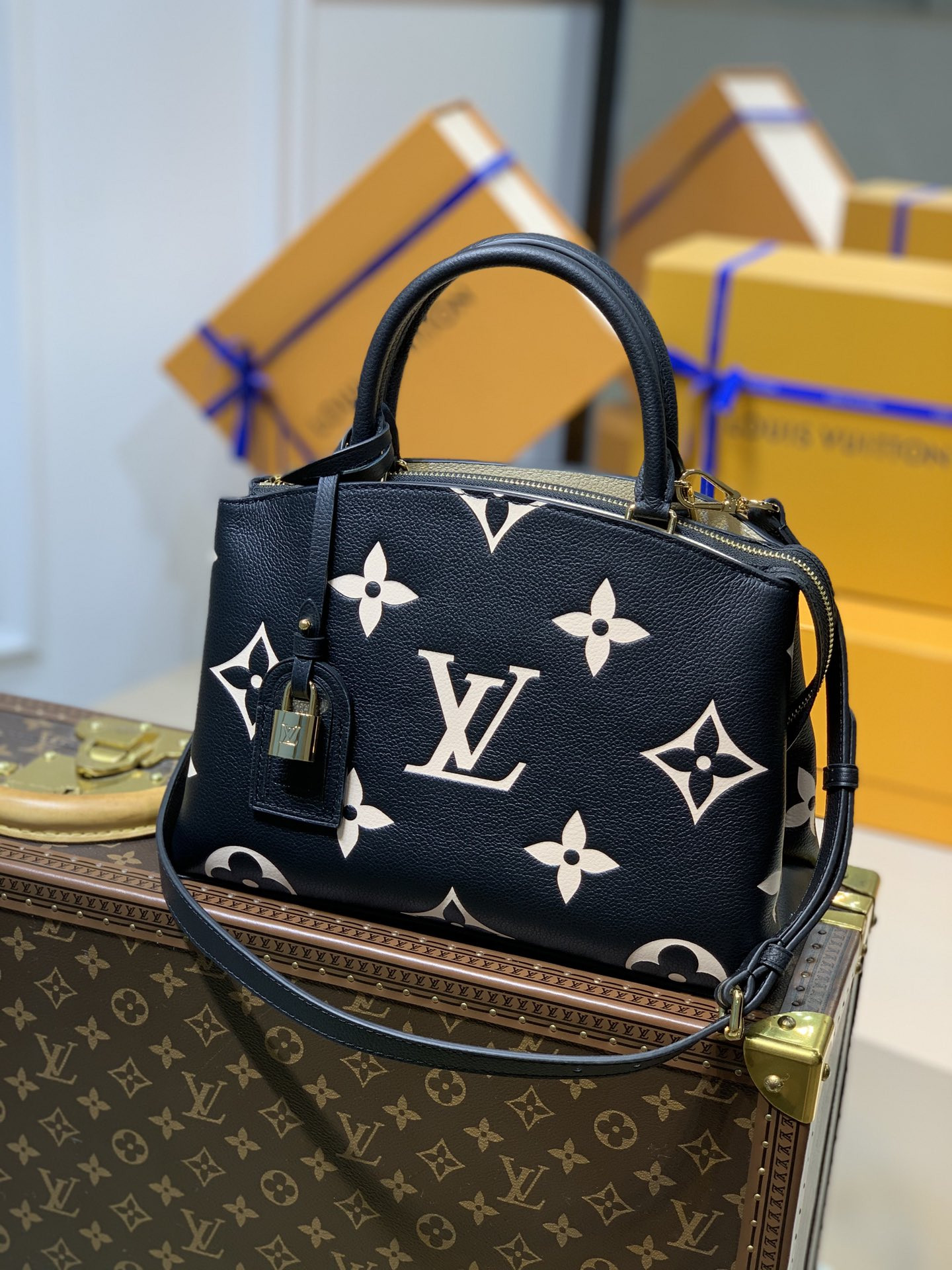 Louis Vuitton Petit Palais Bag