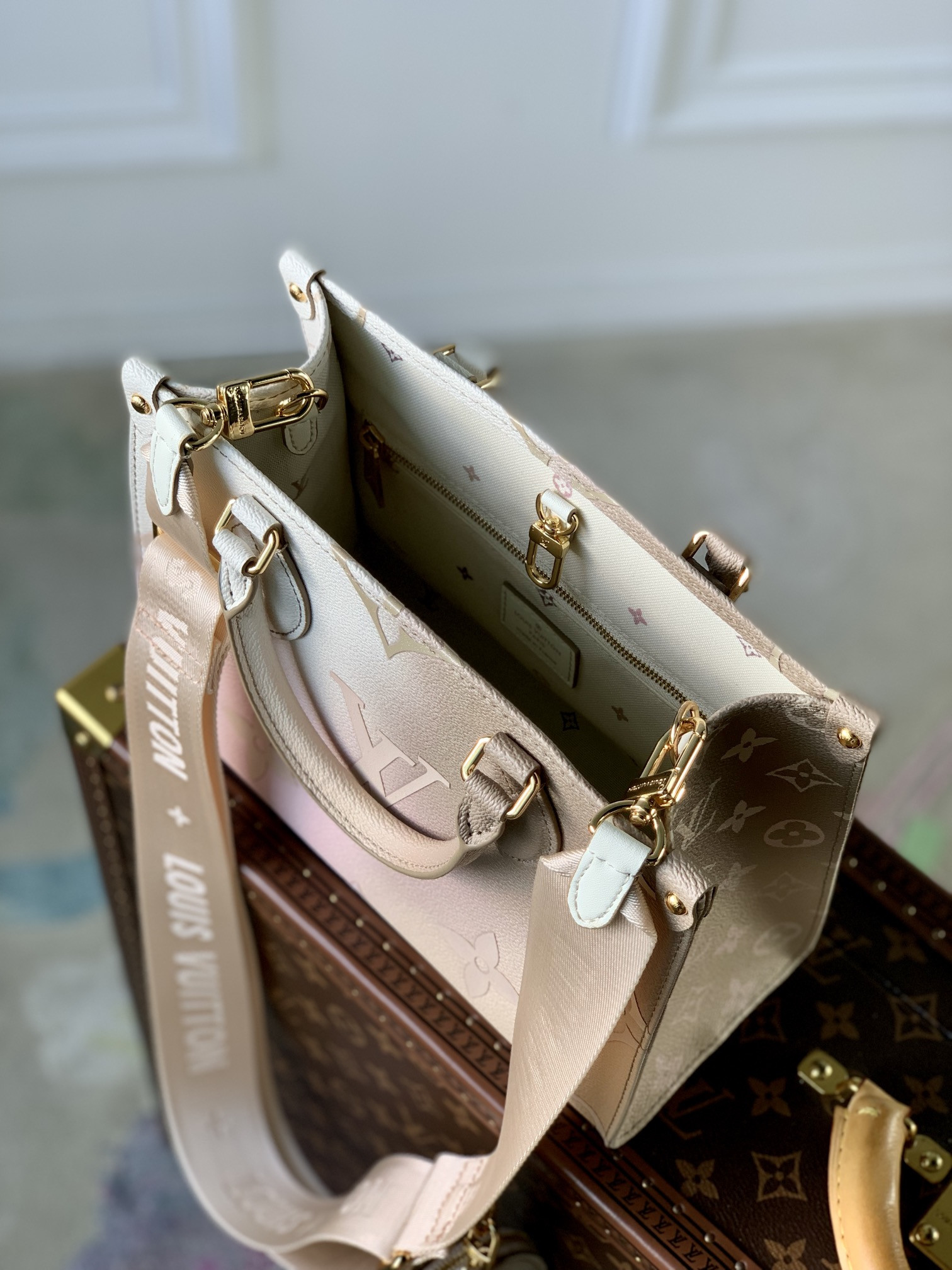 Louis Vuitton Onthego Bag