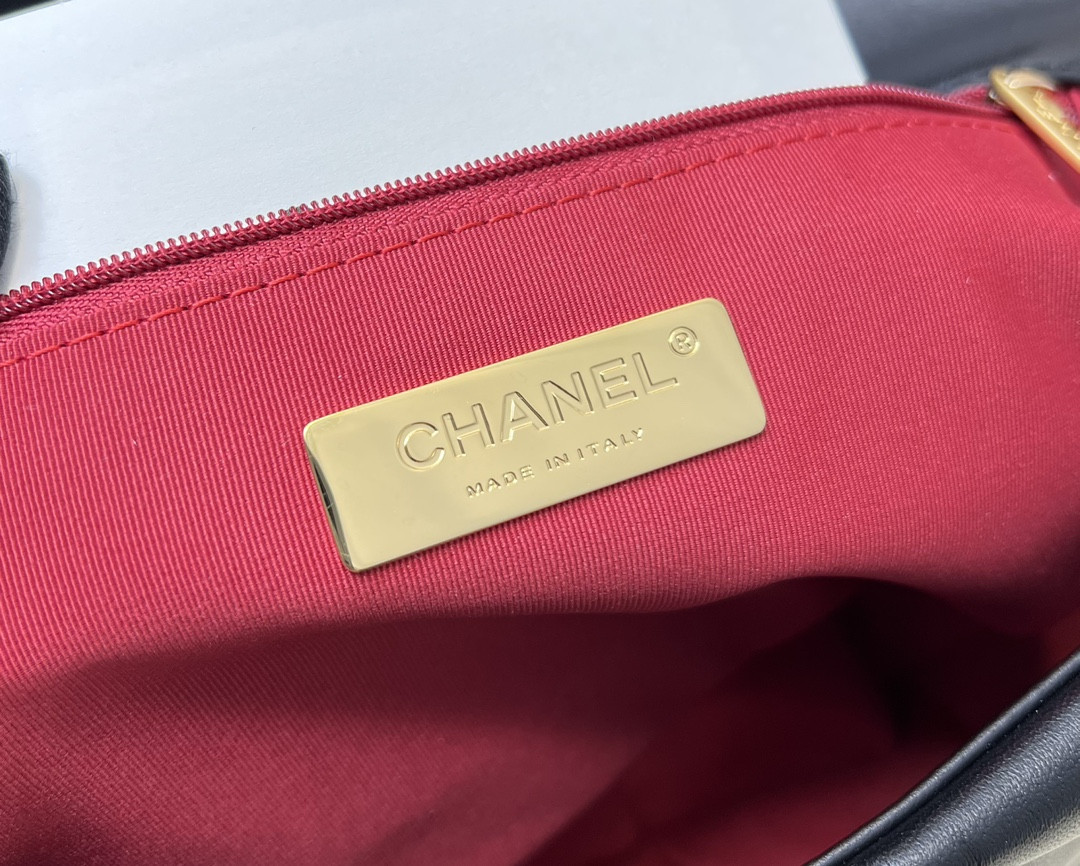 Chanle 19 Handbag