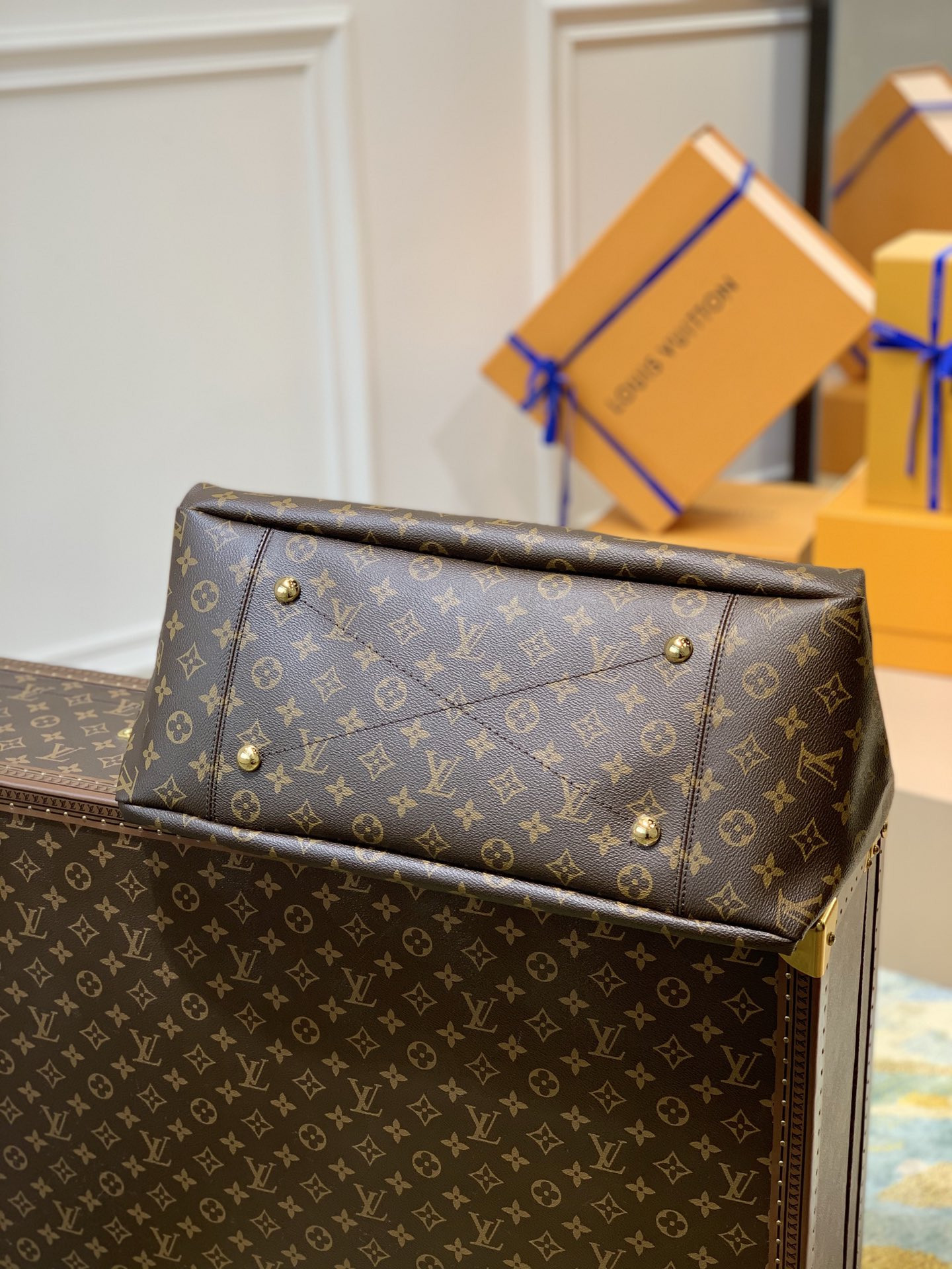 Louis Vuitton Artsy Bag