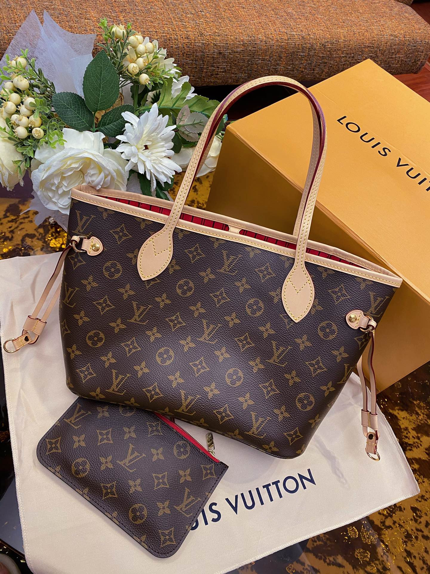 Louis Vuitton Neverfull Bag