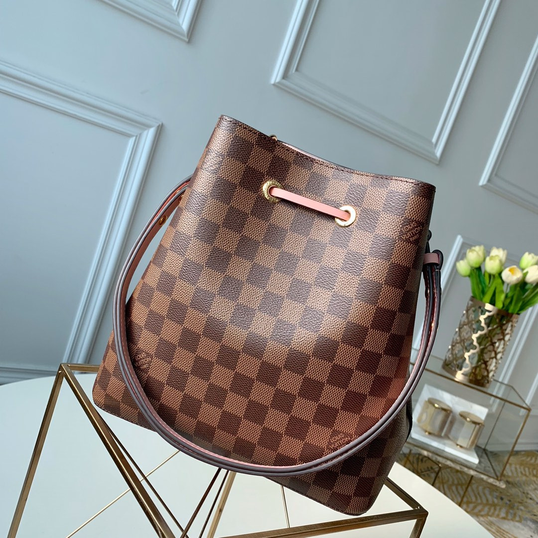 Louis Vuitton Néonoé Bag