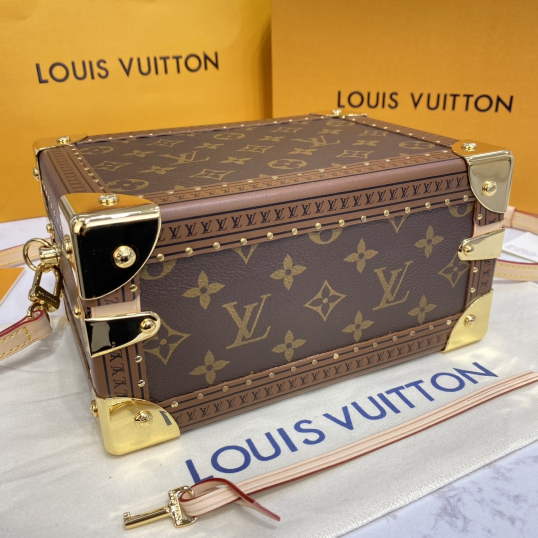 Louis Vuitton Odéon Bag