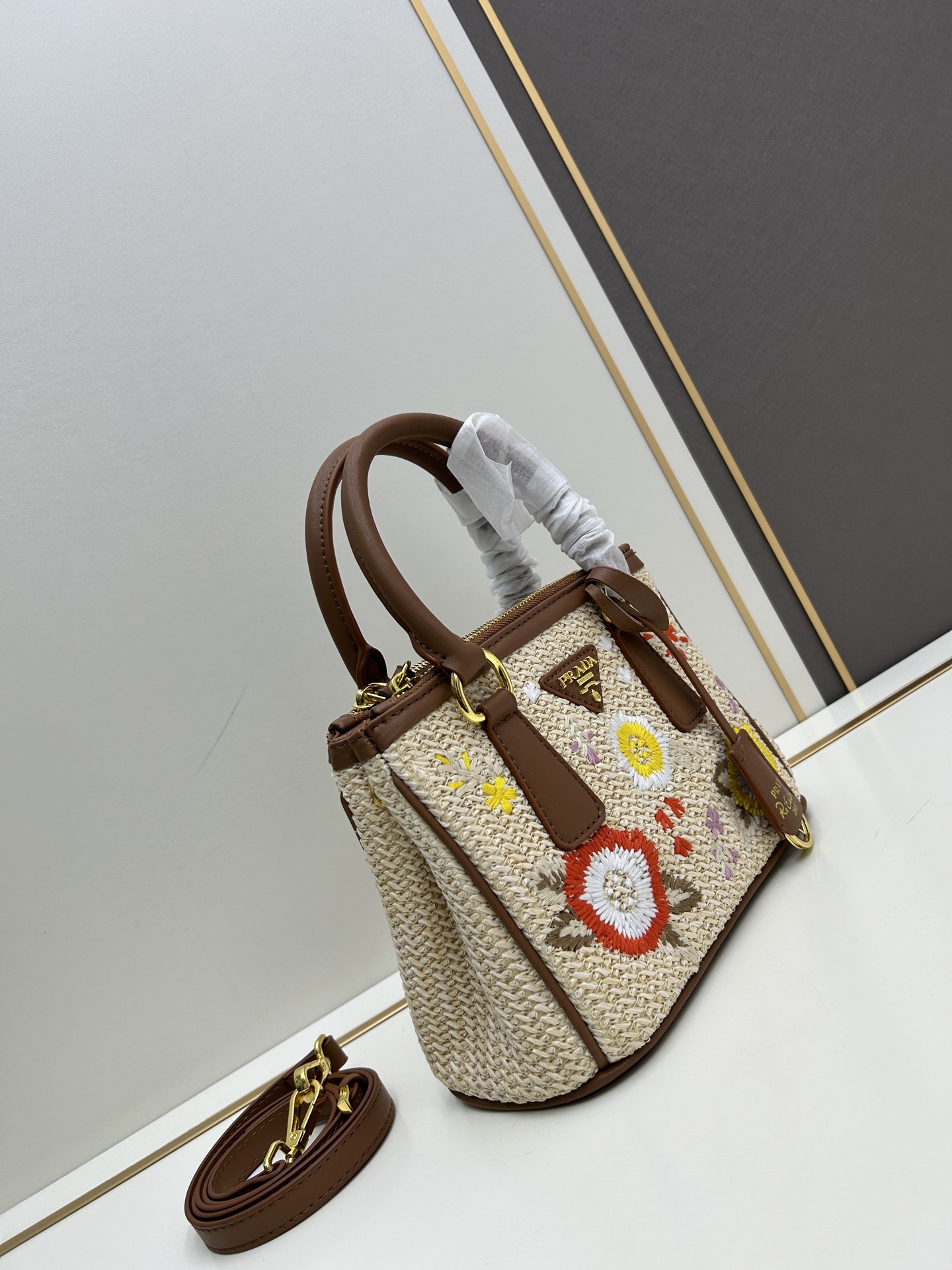 RADA woven handbag! Beautiful straw bag size: 26x17x11, model 2511