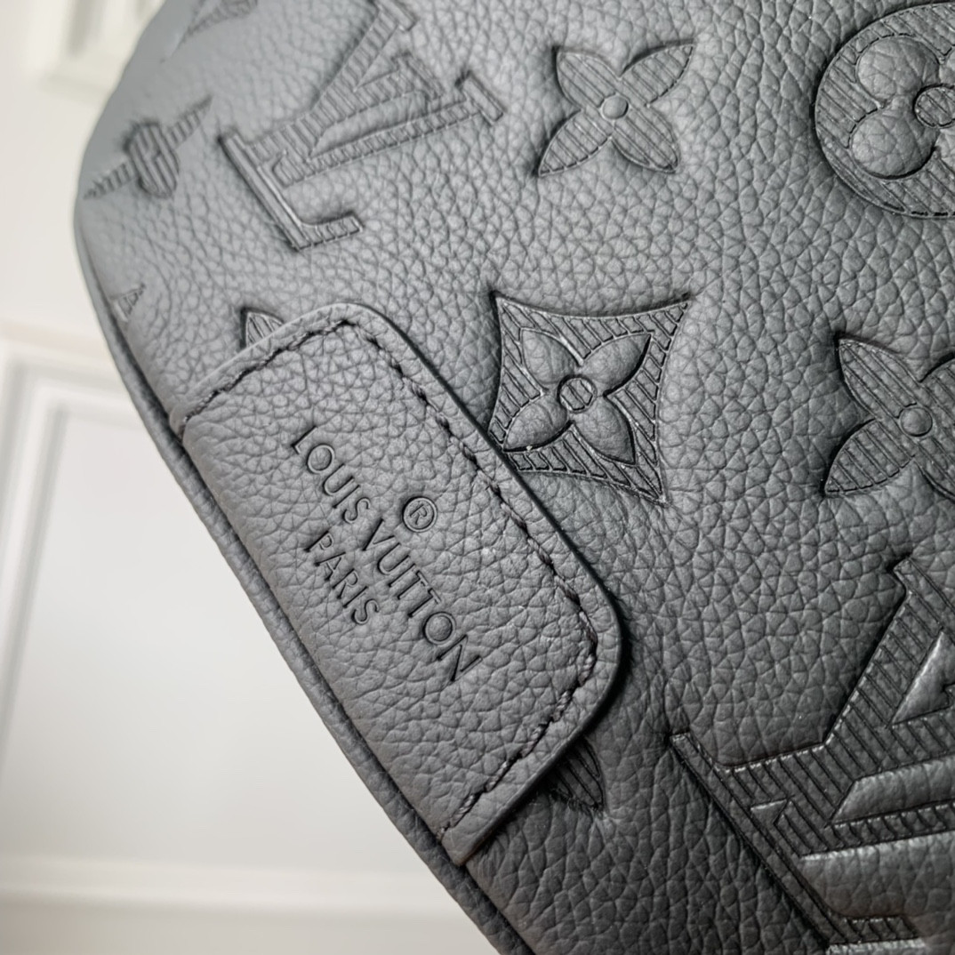 Louis Vuitton Discovery Bag