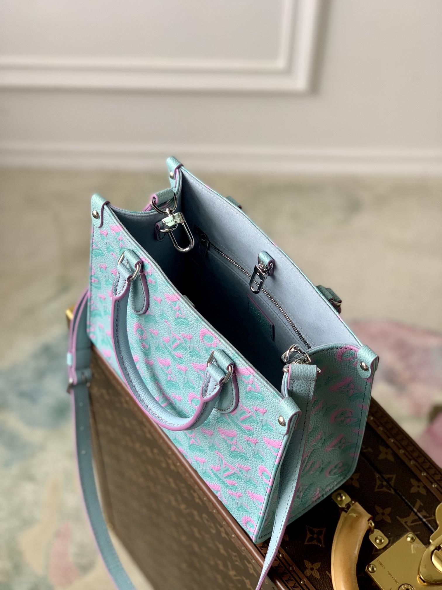 Louis Vuitton Onthego Bag