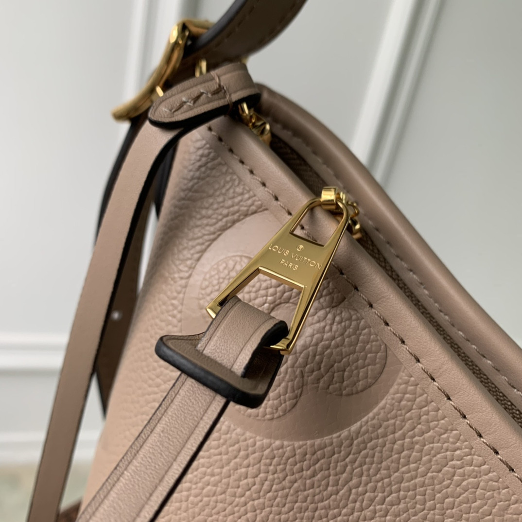 Louis Vuitton Carryall Bag