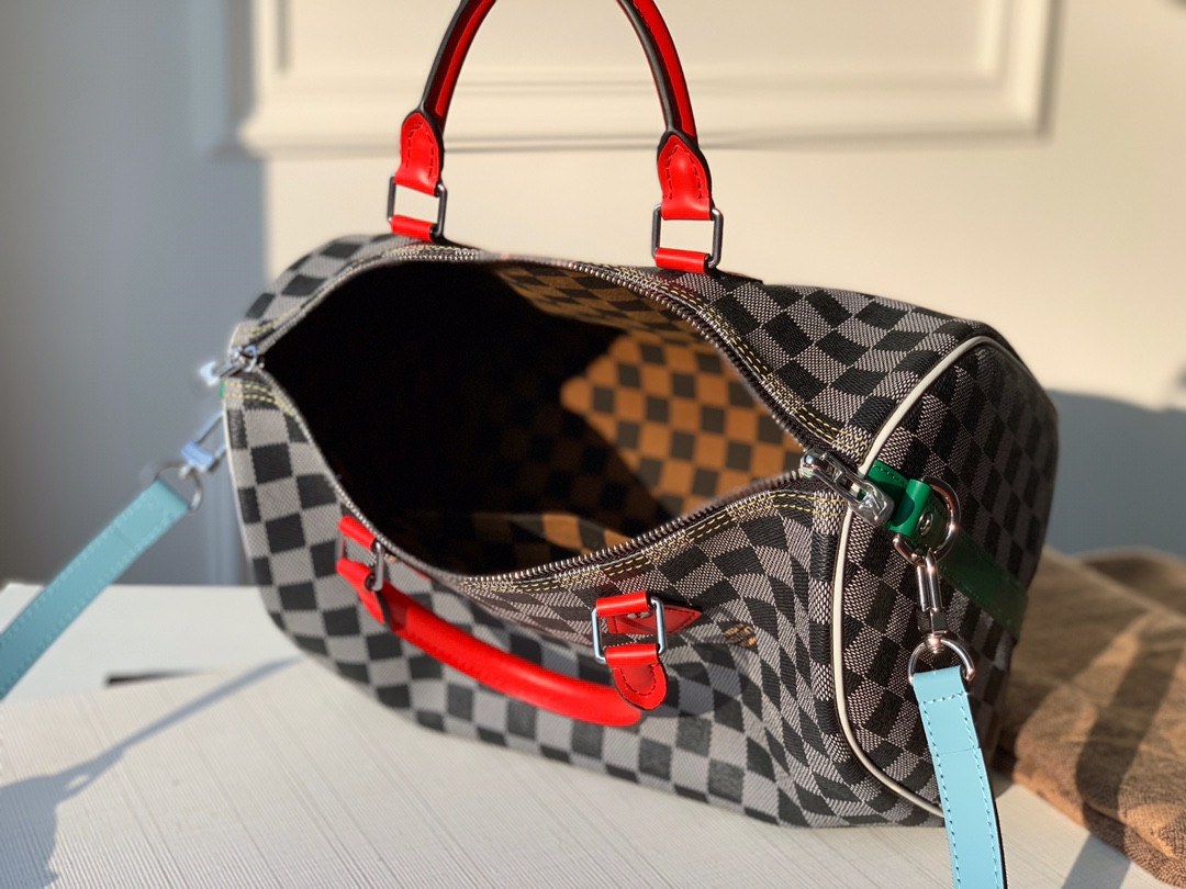 Louis Vuitton Speedy Bandoulière Bag