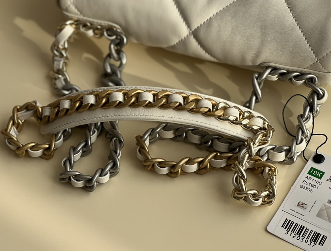Chanle 19 Handbag