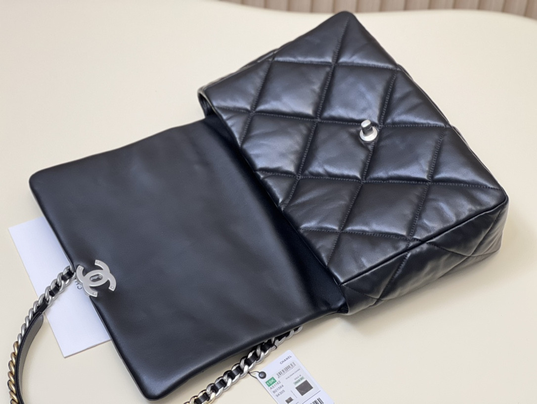 Chanle 19 Large Handbag