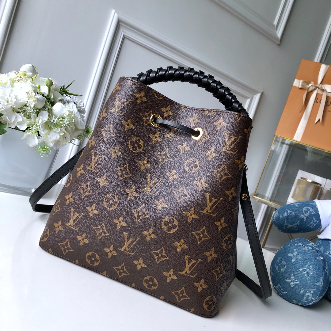 Louis Vuitton Néonoé Bag