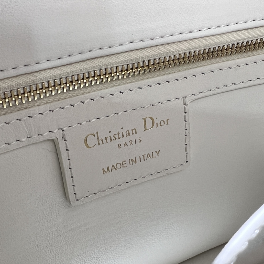 Medium Dior Caro Bag